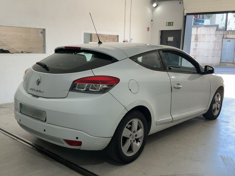Renault Megane 1.5 dCi Dynamique 2010 – снимка 8
