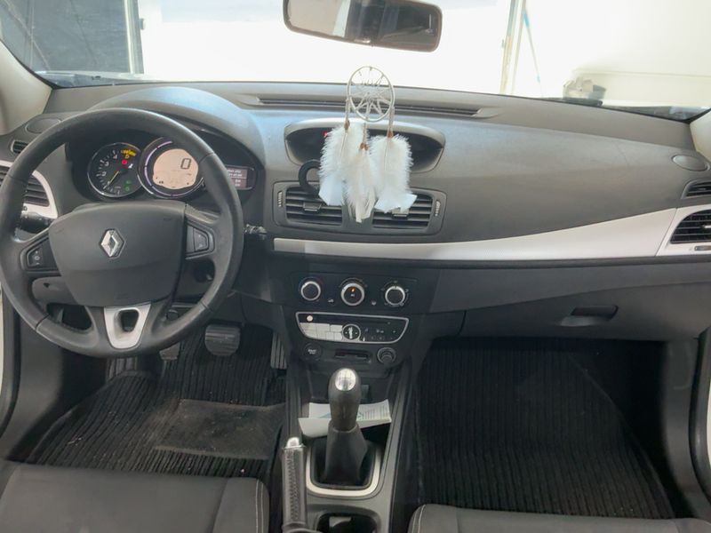 Renault Megane 1.5 dCi Dynamique 2010 – снимка 17
