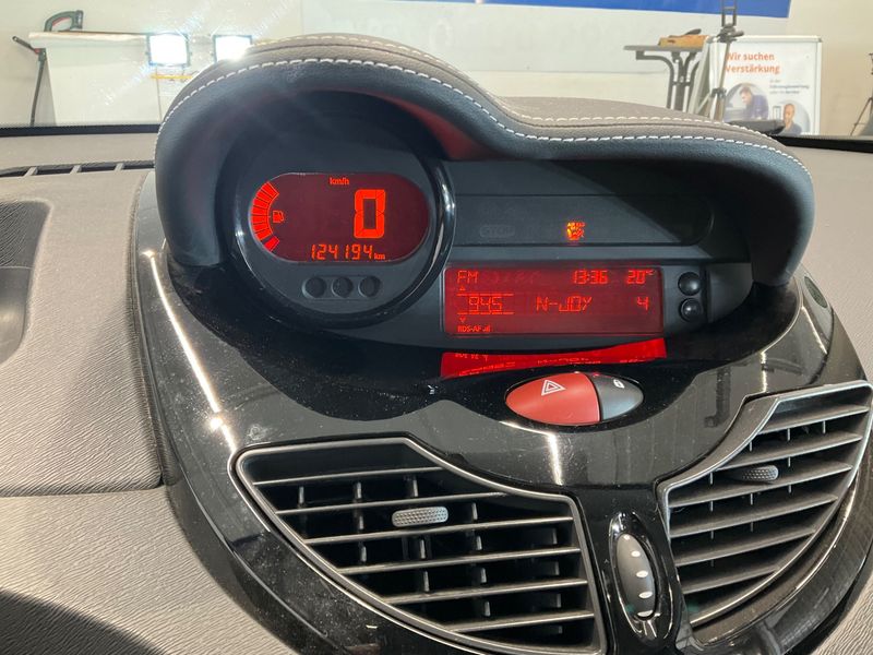 Renault Twingo 1.2 Night & Day 2011 – снимка 4