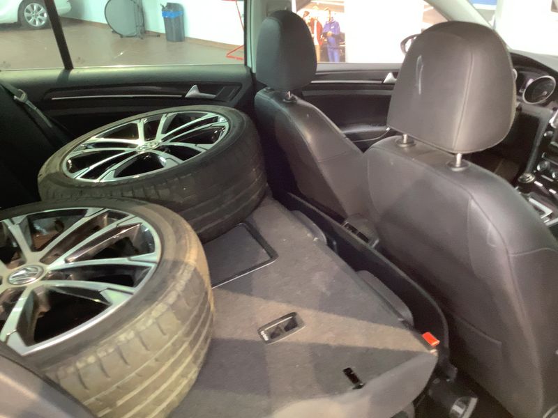 Volkswagen Golf VII 2.0 TDI Highline 4Motion BlueMotion Tech 2015 – снимка 14