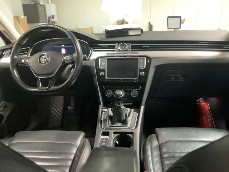 Volkswagen Passat 2.0 TDI Highline BlueMotion Tech 2015 – снимка 18