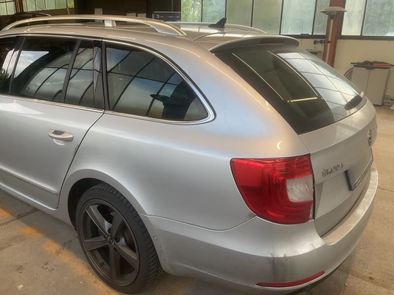 Skoda Superb 2.0 TDI Elegance 2013 – снимка 6