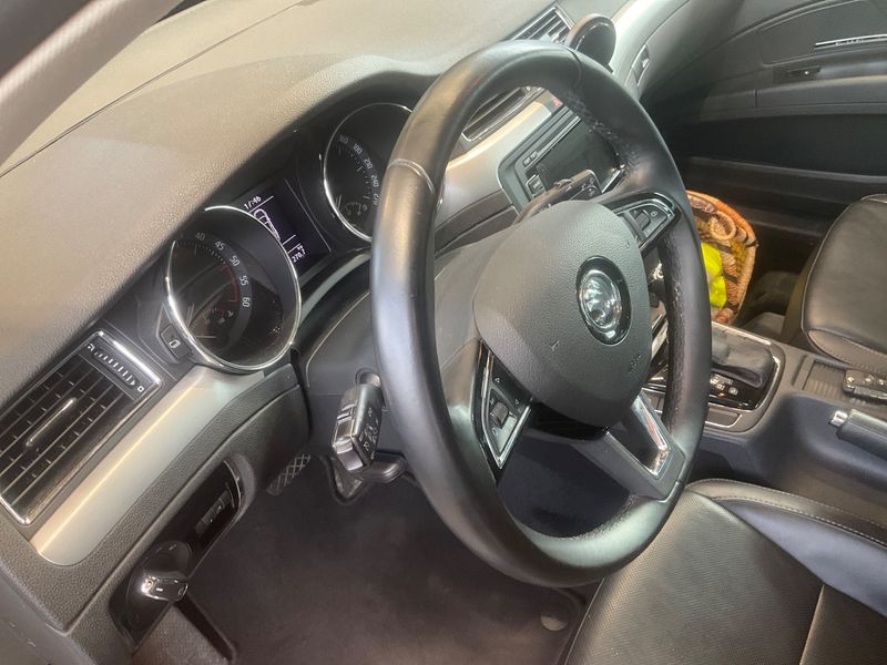 Skoda Superb 2.0 TDI Elegance 2013 – снимка 28
