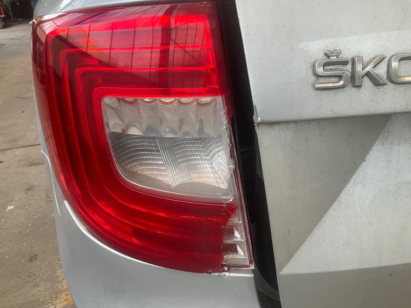 Skoda Superb 2.0 TDI Elegance 2013 – снимка 36