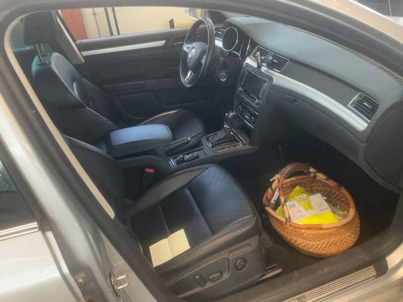 Skoda Superb 2.0 TDI Elegance 2013 – снимка 17