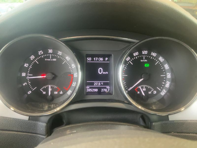 Skoda Superb 2.0 TDI Elegance 2013 – снимка 19