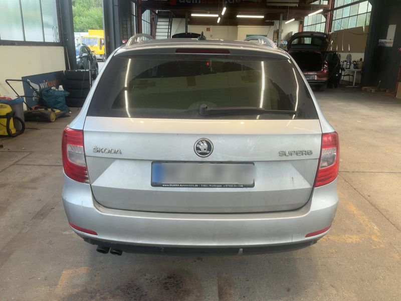 Skoda Superb 2.0 TDI Elegance 2013 – снимка 7