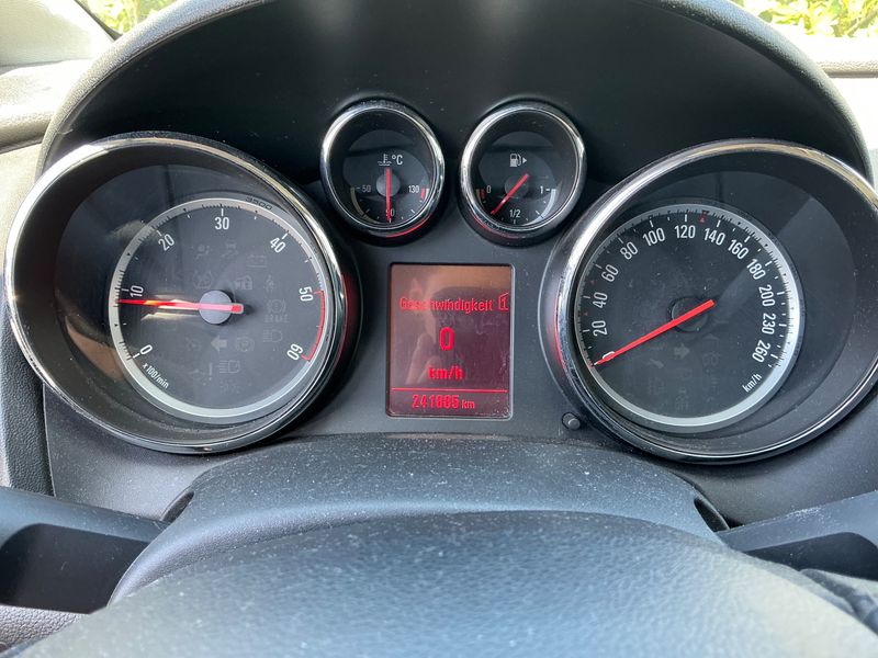Opel Astra 1.7 CDTI Edition 2012 – снимка 4