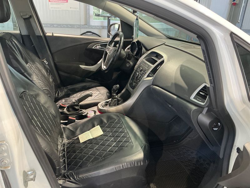 Opel Astra 1.7 CDTI Edition 2012 – снимка 3