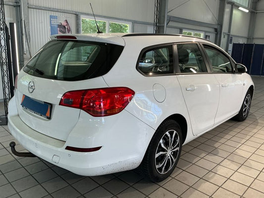 Opel Astra 1.7 CDTI Edition 2012 – снимка 2