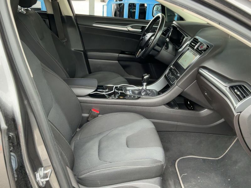 Ford Mondeo 2.0 TDCi Titanium 2016 – снимка 16
