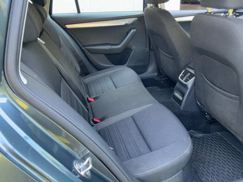 Skoda Octavia 1.6 TDI Ambition 2019 – снимка 19
