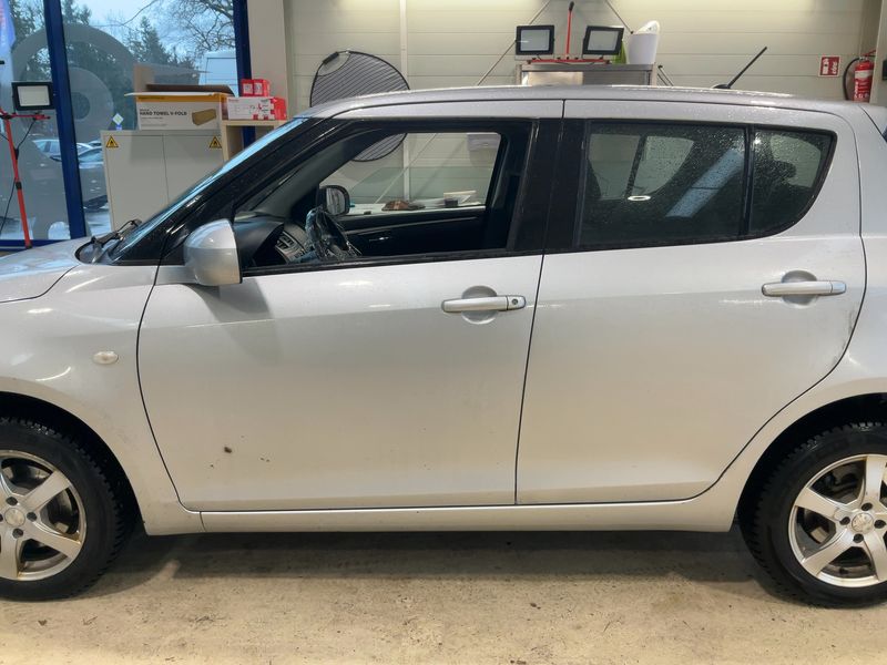 Suzuki Swift 1.2 Shine 4x4 2015 – снимка 4