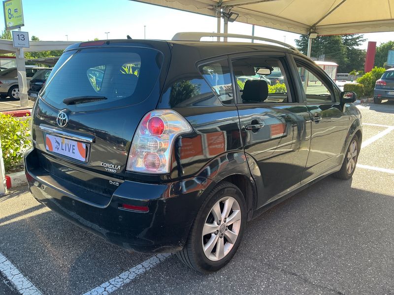 Toyota Corolla Verso 2.2 D-4D 2008 – снимка 2