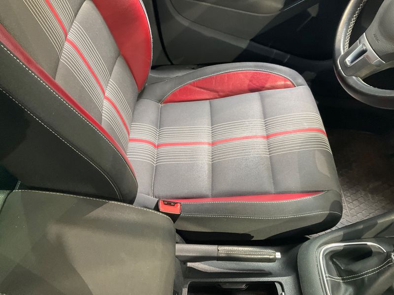 Volkswagen Golf VI 2.0 TDI Match BlueMotion Tech 2012 – снимка 28