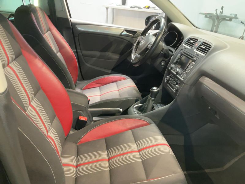 Volkswagen Golf VI 2.0 TDI Match BlueMotion Tech 2012 – снимка 16