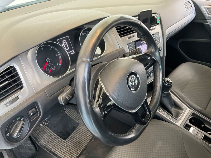 Volkswagen Golf VII 1.6 TDI Comfortline BlueMotion Tech 2014 – снимка 25