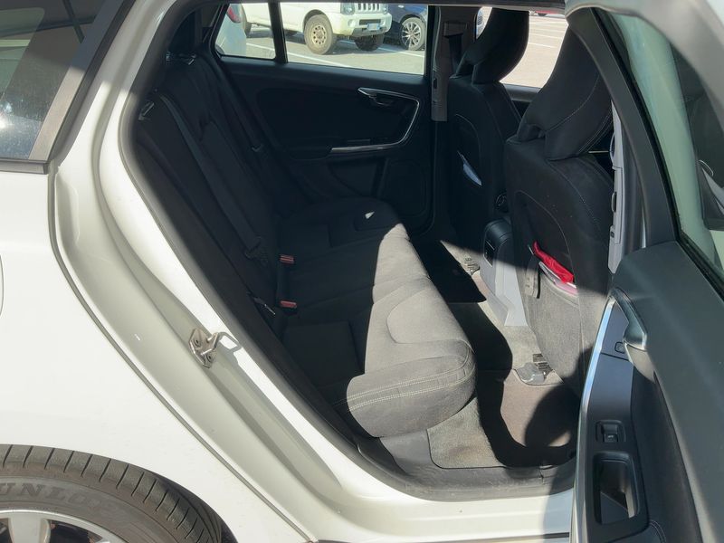 Volvo V60 1.6 D Kinetic 2014 – снимка 19