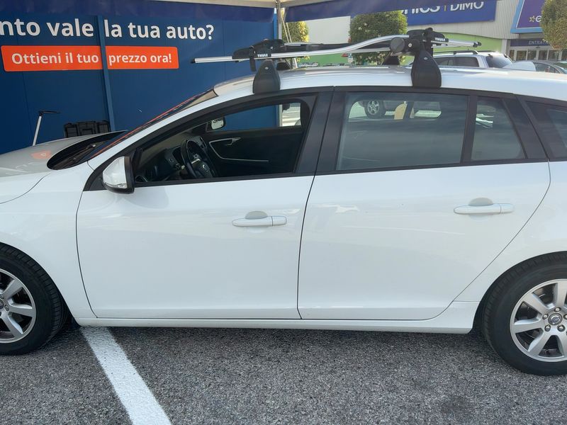 Volvo V60 1.6 D Kinetic 2014 – снимка 4