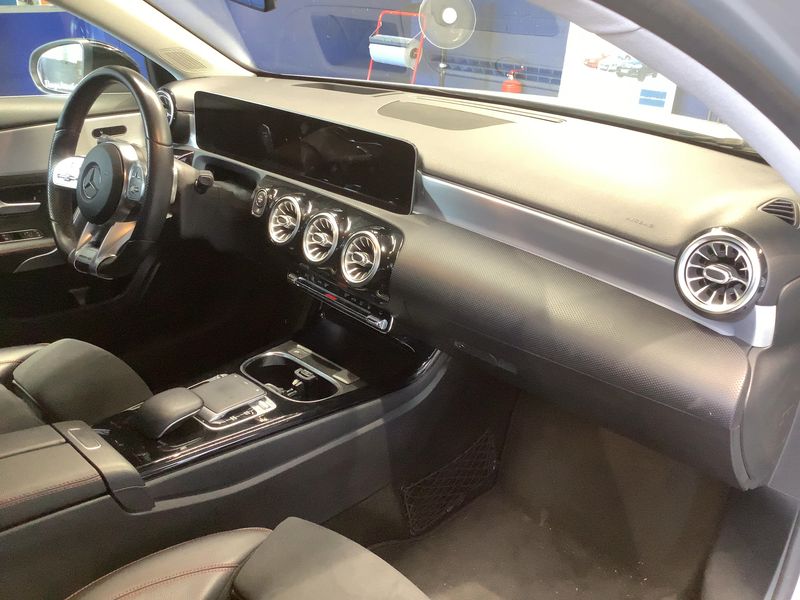 Mercedes-Benz A-Klasse A 220 AMG Line 2018 – снимка 17