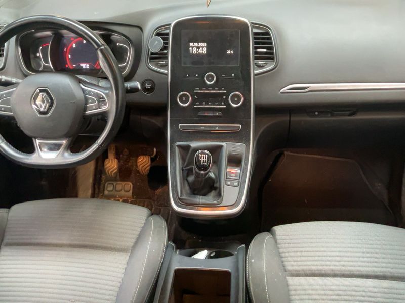 Renault Grand Scenic 1.6 dCi Energy Grand Business Edition 2018 – снимка 17