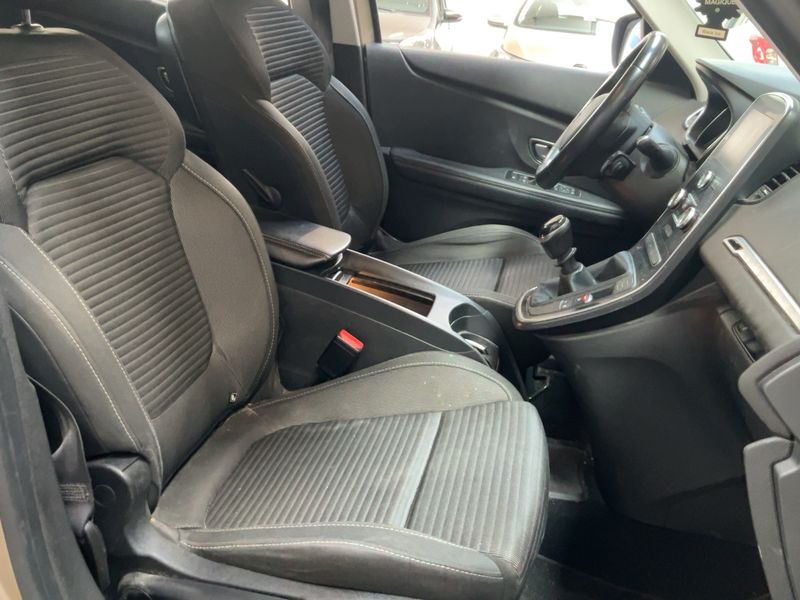 Renault Grand Scenic 1.6 dCi Energy Grand Business Edition 2018 – снимка 16
