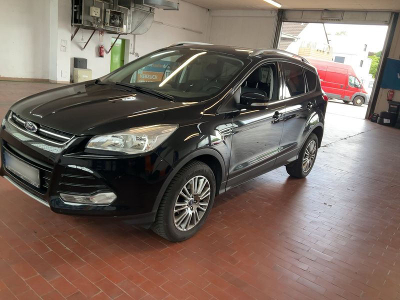 Ford Kuga 2.0 TDCi Titanium 2015 – снимка 2