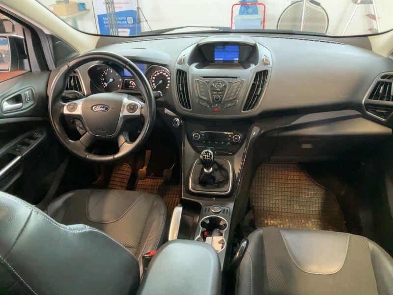 Ford Kuga 2.0 TDCi Titanium 2015 – снимка 17