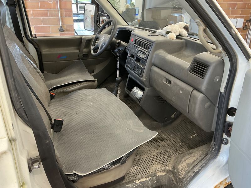 Volkswagen T4 Transporter 2.5 TDI Pritsche Doppelkabine 2001 – снимка 3