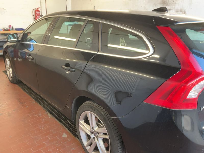 Volvo V60 2.4 T6 Plug-in Hybrid Momentum AWD 2017 – снимка 6