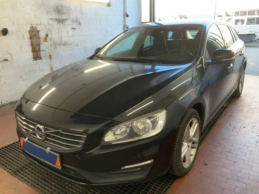 Volvo V60 2.4 T6 Plug-in Hybrid Momentum AWD 2017 – снимка 1