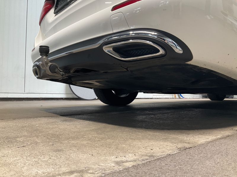 Mercedes-Benz E-Klasse E 220 d Avantgarde 2018 – снимка 26