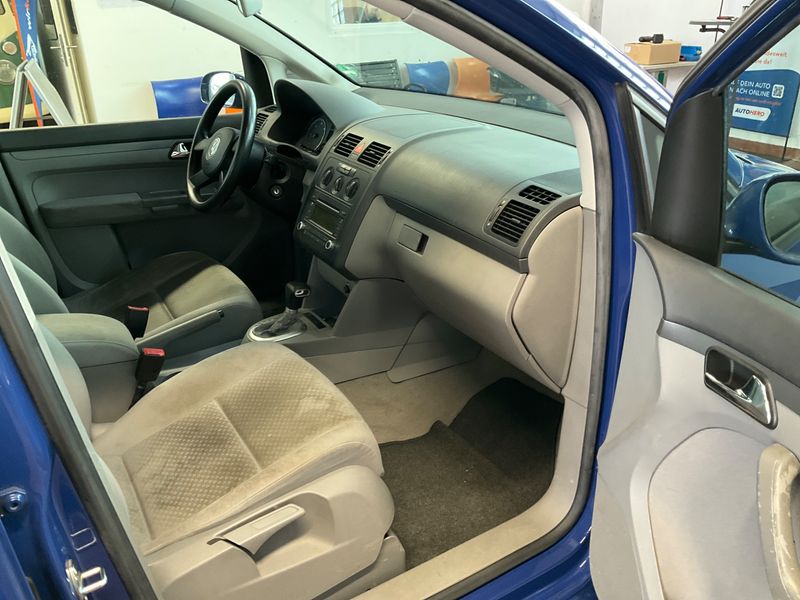Volkswagen Touran 1.9 TDI Conceptline 2005 – снимка 3
