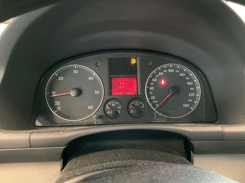 Volkswagen Touran 1.9 TDI Conceptline 2005 – снимка 4