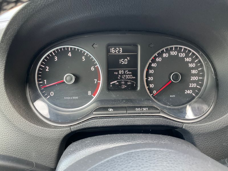 Volkswagen Polo 1.4 FSI Comfortline 2013 – снимка 4