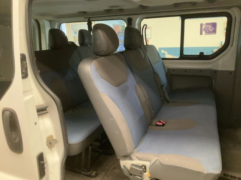 Renault Trafic 2.0 dCi Generation Evado 2012 – снимка 19