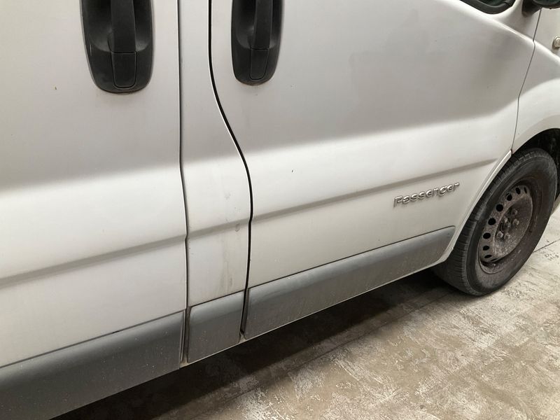 Renault Trafic 2.0 dCi Generation Evado 2012 – снимка 26