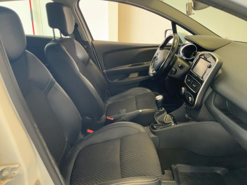 Renault Clio 1.5 dCi Intens 2017 – снимка 17