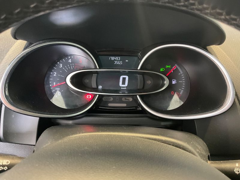 Renault Clio 1.5 dCi Intens 2017 – снимка 19