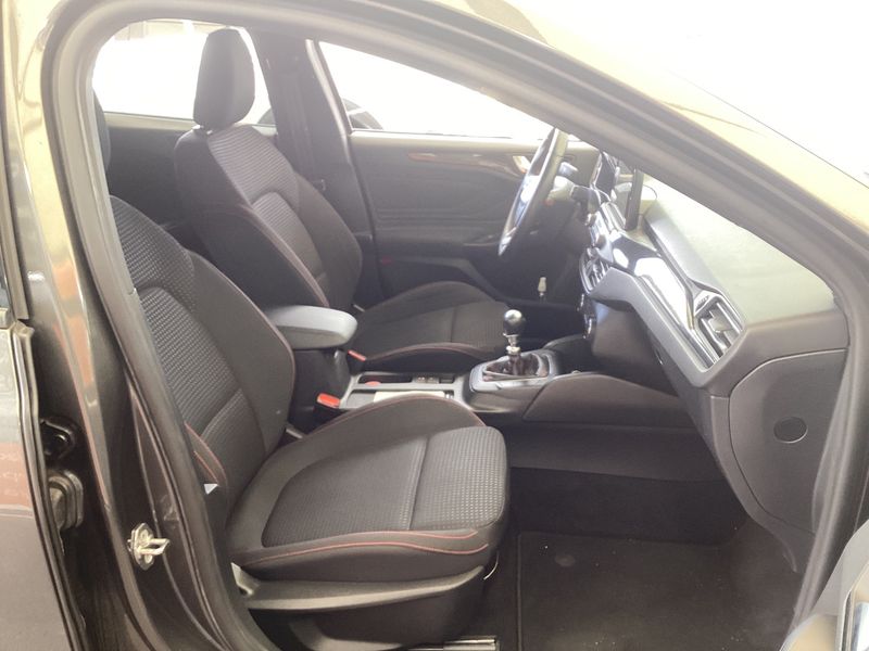 Ford Focus 1.0 EcoBoost ST-Line 2019 – снимка 16