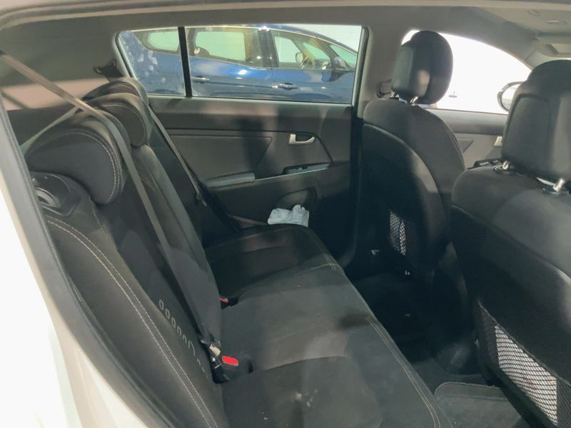 Kia Sportage 1.6 GDI Cool 2WD 2015 – снимка 19