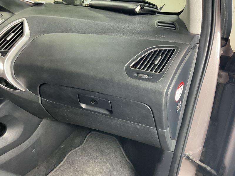 Hyundai ix35 1.7 CRDi Style Blue 2WD 2012 – снимка 25