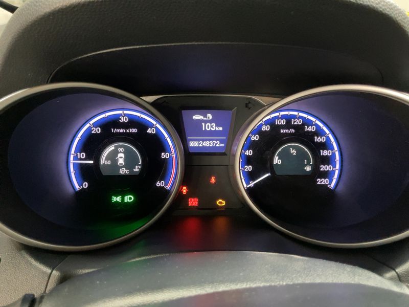Hyundai ix35 1.7 CRDi Style Blue 2WD 2012 – снимка 18