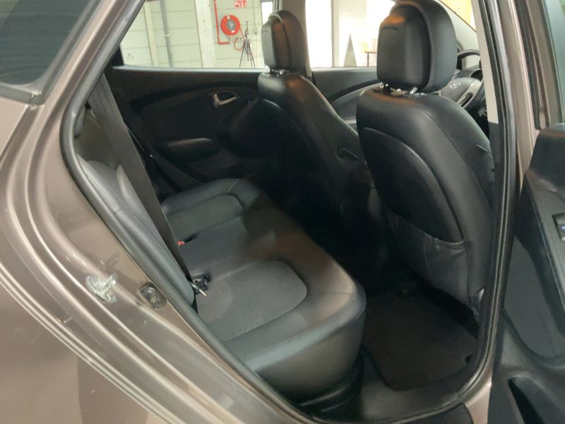 Hyundai ix35 1.7 CRDi Style Blue 2WD 2012 – снимка 19