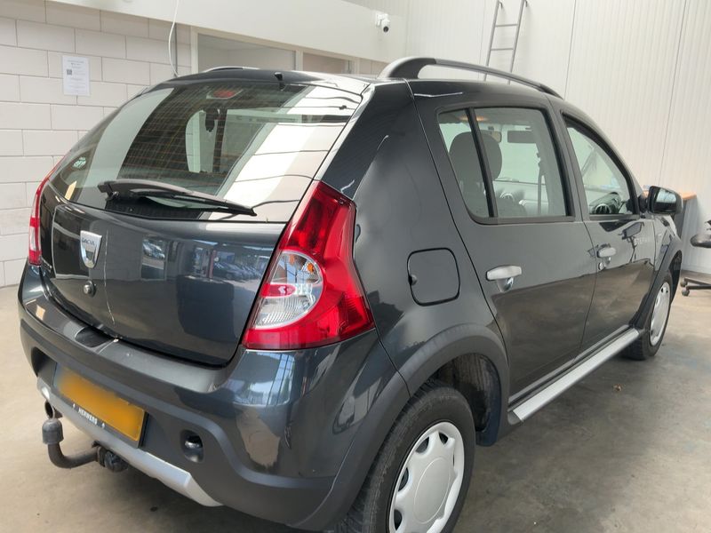 Dacia Sandero 1.6 Stepway 2011 – снимка 8