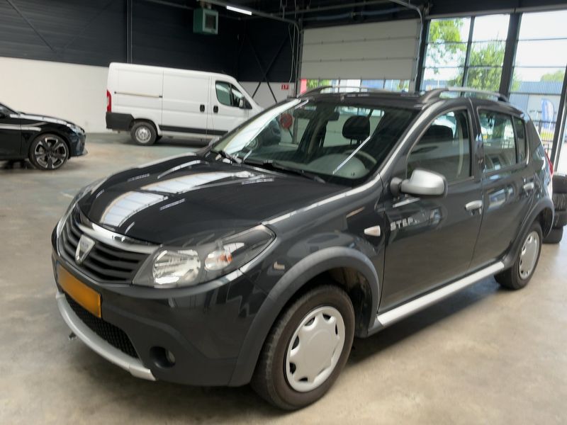 Dacia Sandero 1.6 Stepway 2011 – снимка 1