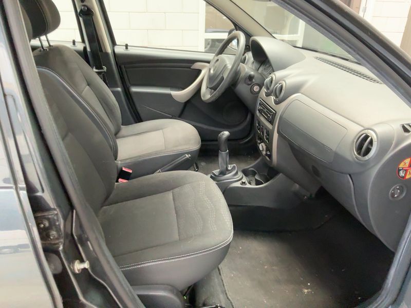 Dacia Sandero 1.6 Stepway 2011 – снимка 17