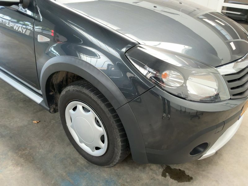 Dacia Sandero 1.6 Stepway 2011 – снимка 12