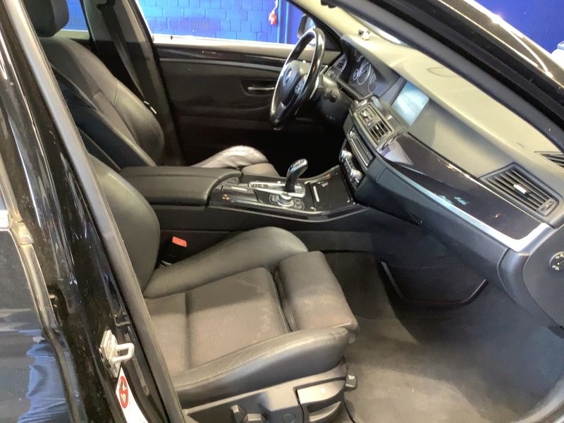 BMW 5er 525d 2011 – снимка 16