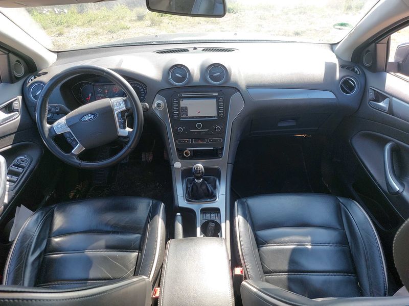 Ford Mondeo 2.0 TDCi Titanium 2013 – снимка 11